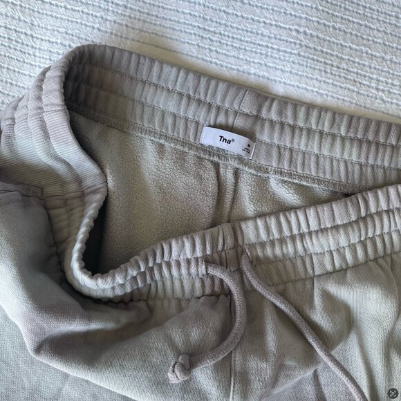 Aritzia TNA Tie-Dyed Sweatpant Joggers - Picture 2 of 4